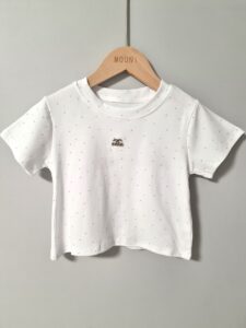 Футболка в стразы для девочек