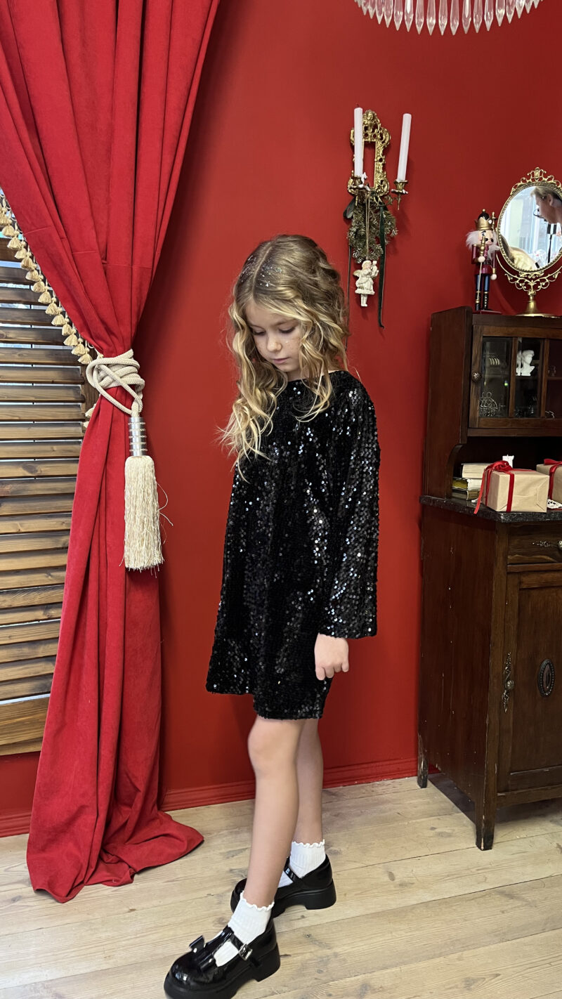 Платье нарядное в пайетки