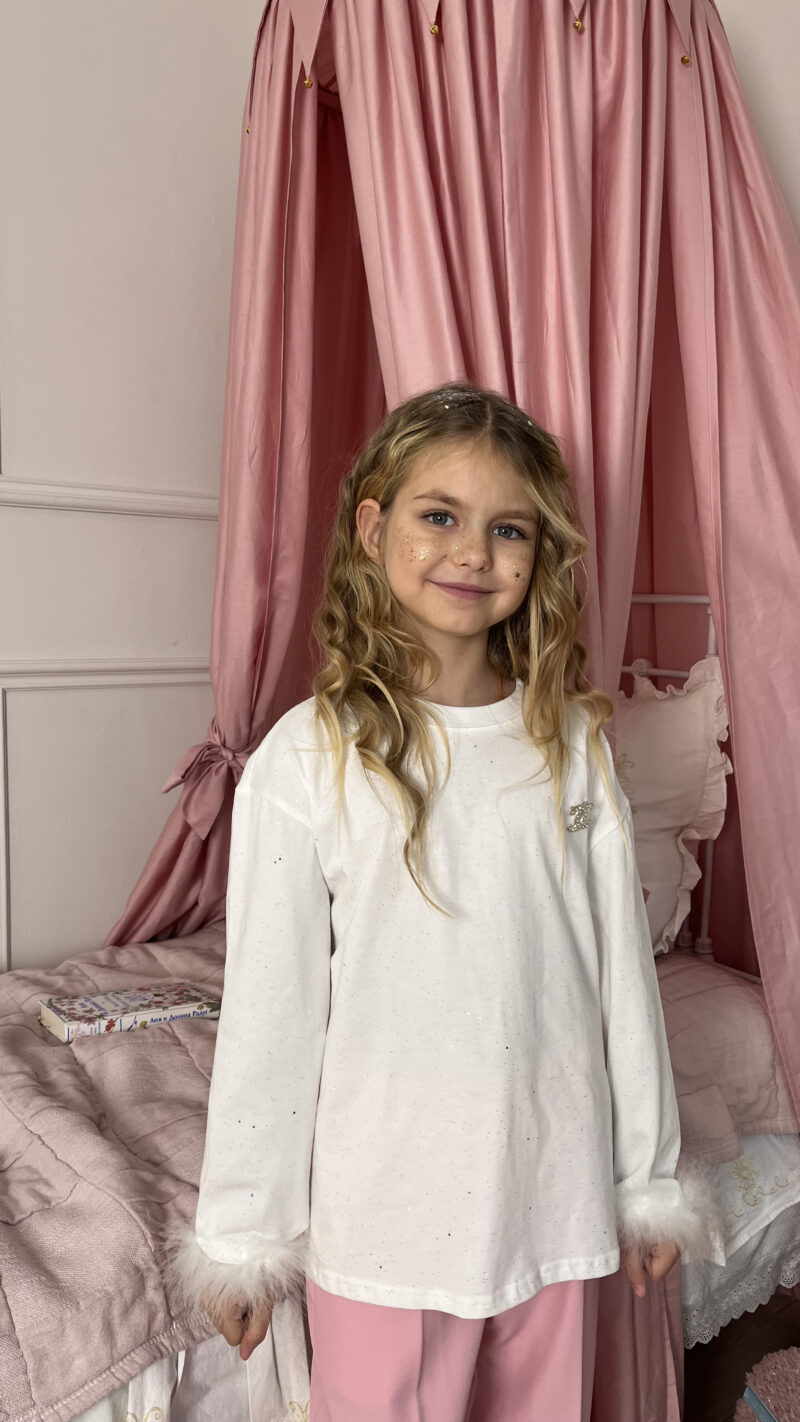 Лонгслив мерцающий с перьями